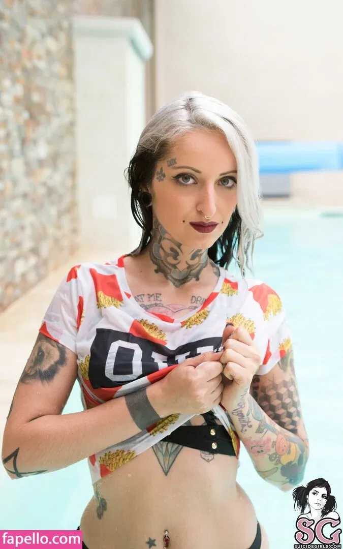 Gladyce / gladycefavour / gladycesuicide Onlyfans Photo Gallery 