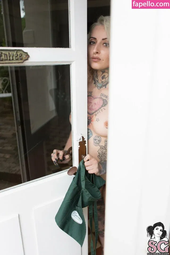 Gladyce / gladycefavour / gladycesuicide Onlyfans Photo Gallery 