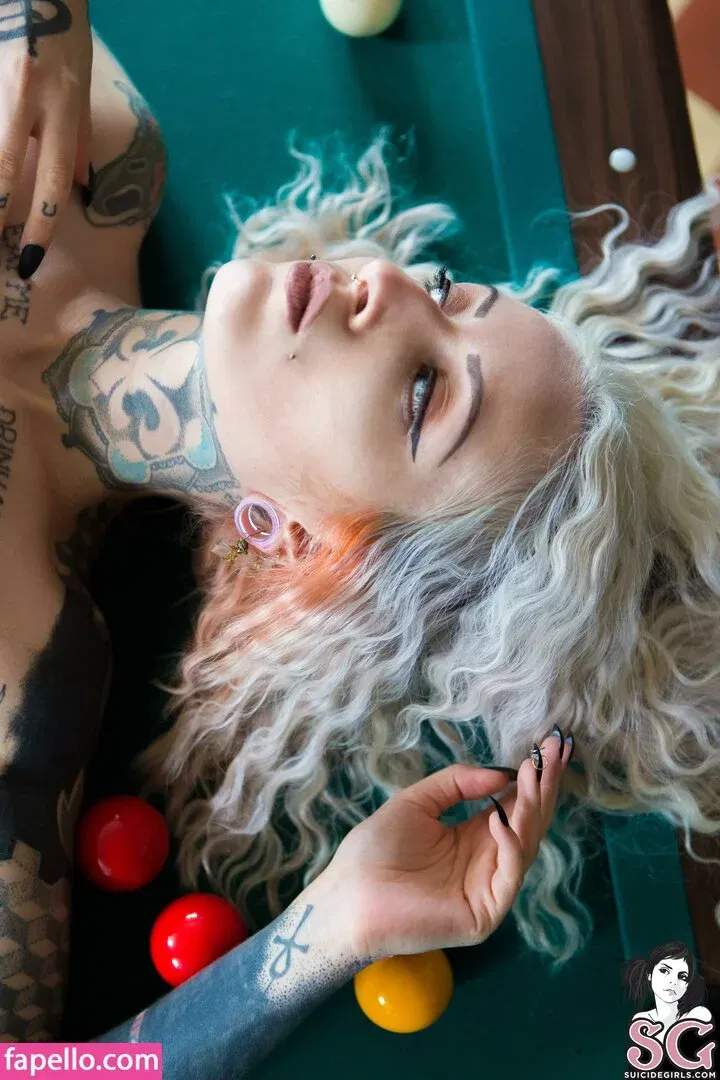 Gladyce / gladycefavour / gladycesuicide Onlyfans Photo Gallery 