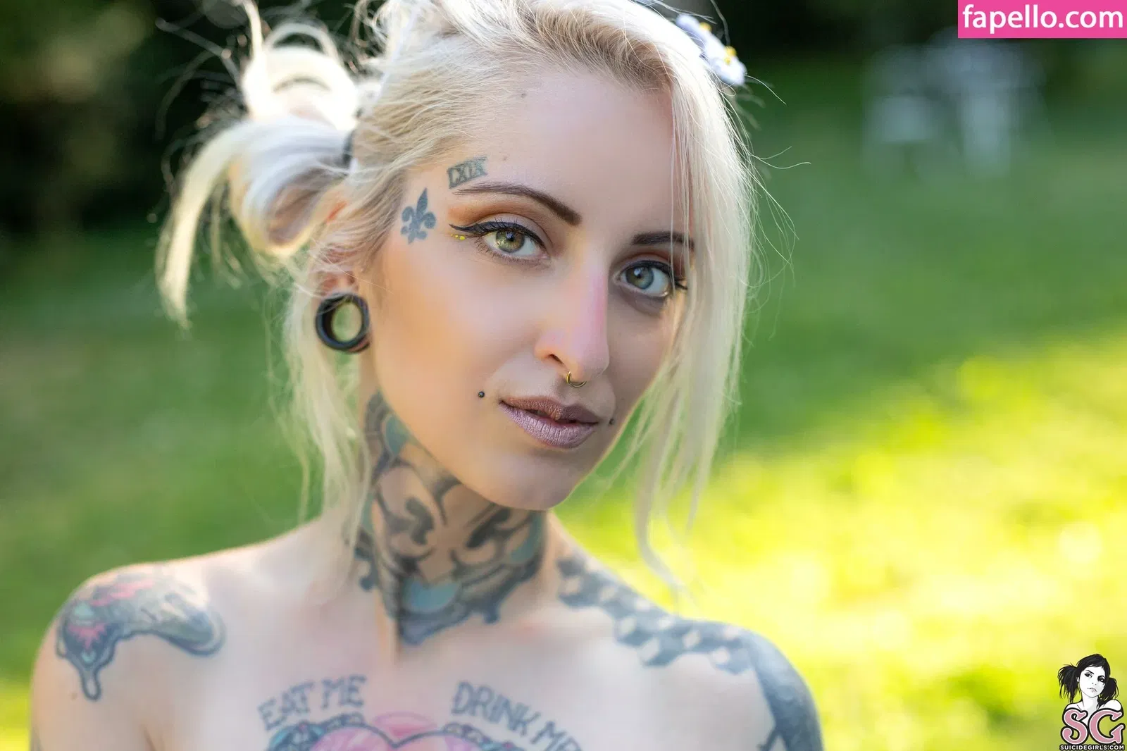 Gladyce / gladycefavour / gladycesuicide Onlyfans Photo Gallery 