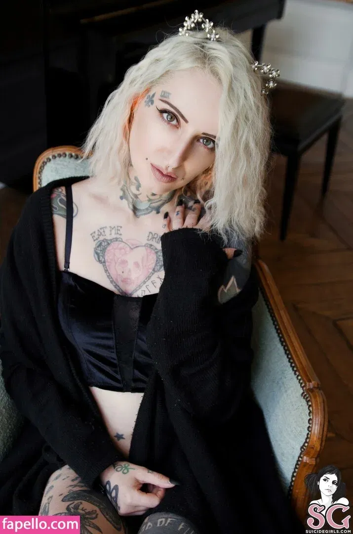 Gladyce / gladycefavour / gladycesuicide Onlyfans Photo Gallery 