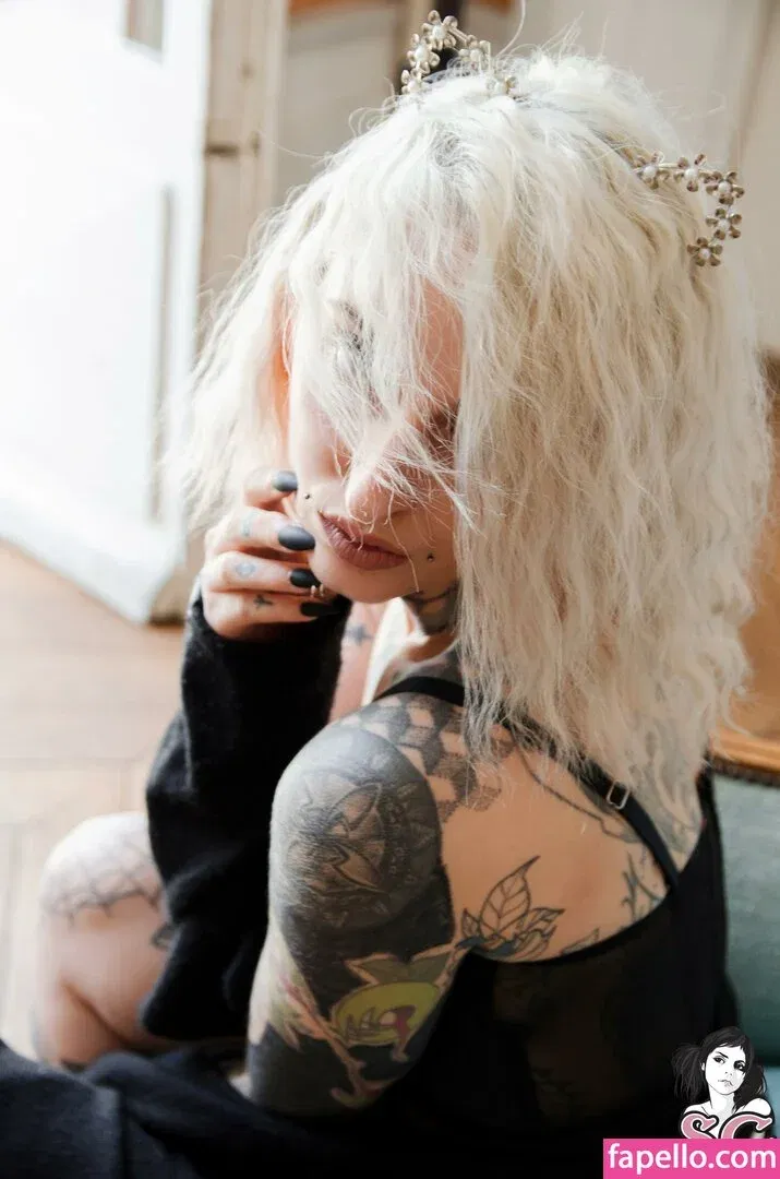 Gladyce / gladycefavour / gladycesuicide Onlyfans Photo Gallery 