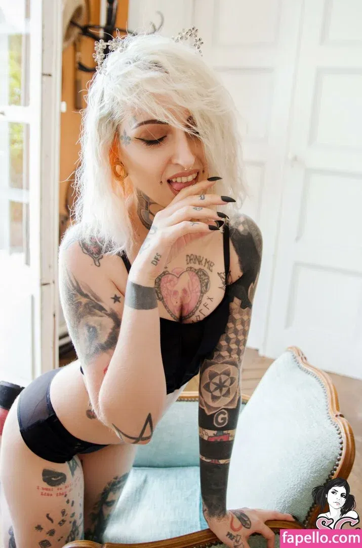 Gladyce / gladycefavour / gladycesuicide Onlyfans Photo Gallery 