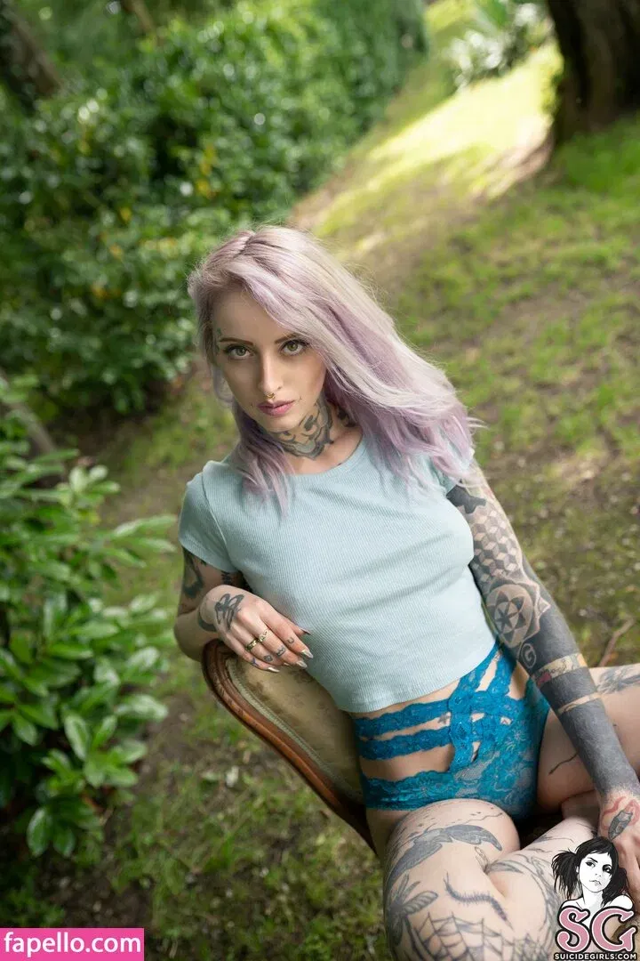 Gladyce / gladycefavour / gladycesuicide Onlyfans Photo Gallery 