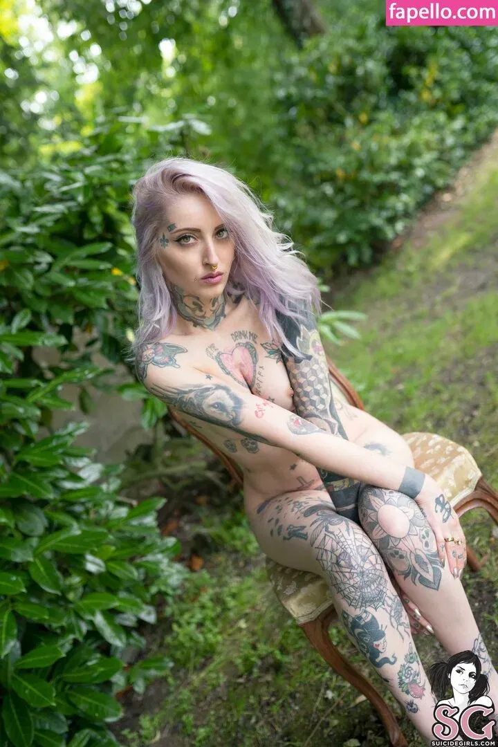 Gladyce / gladycefavour / gladycesuicide Onlyfans Photo Gallery 