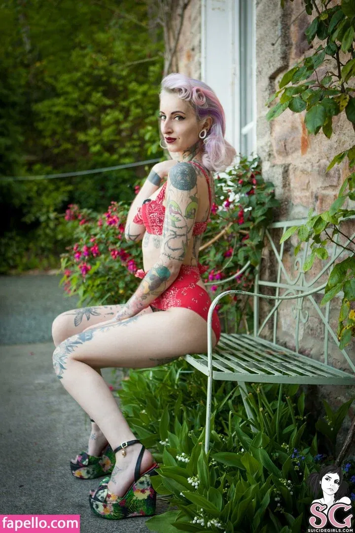 Gladyce / gladycefavour / gladycesuicide Onlyfans Photo Gallery 