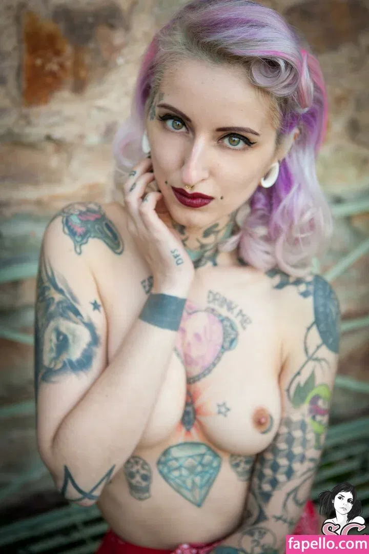 Gladyce / gladycefavour / gladycesuicide Onlyfans Photo Gallery 