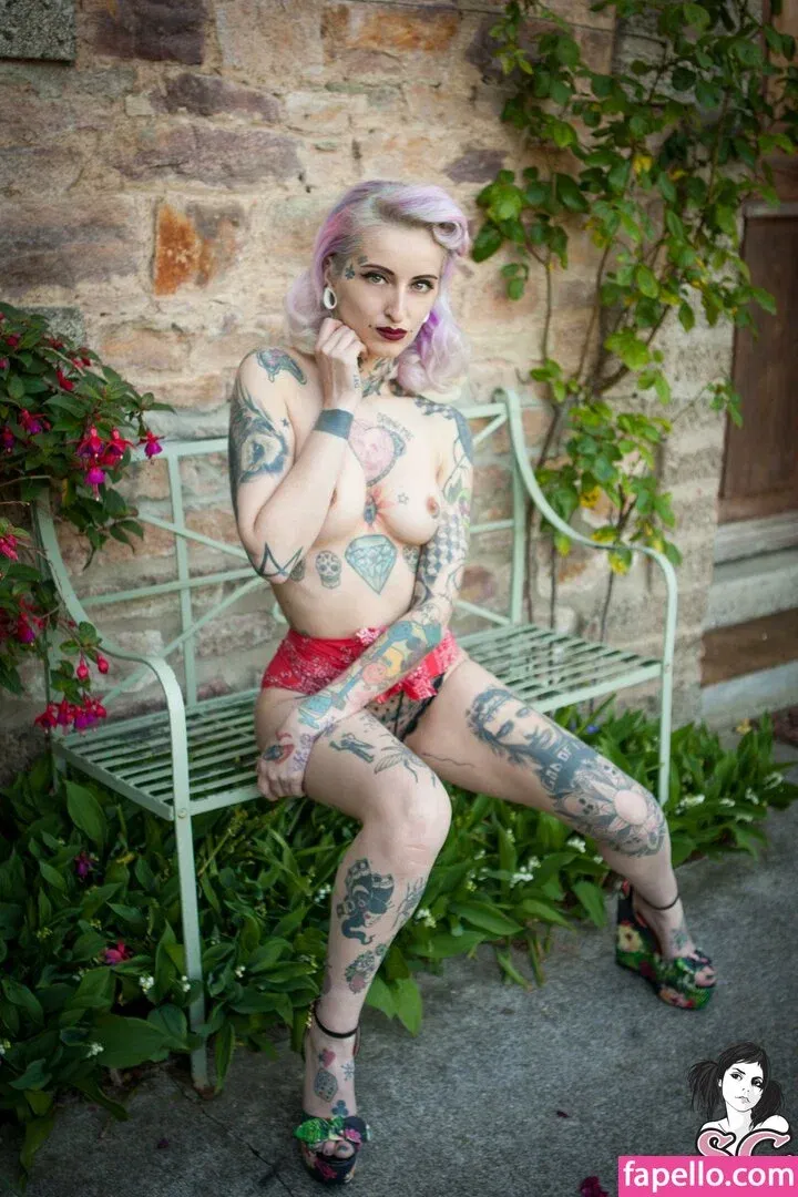 Gladyce / gladycefavour / gladycesuicide Onlyfans Photo Gallery 