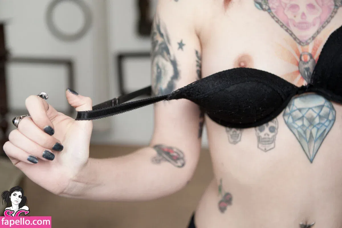 Gladyce / gladycefavour / gladycesuicide Onlyfans Photo Gallery 