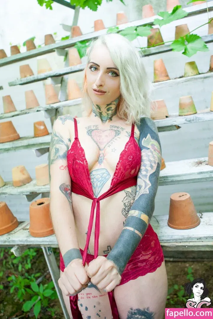 Gladyce / gladycefavour / gladycesuicide Onlyfans Photo Gallery 