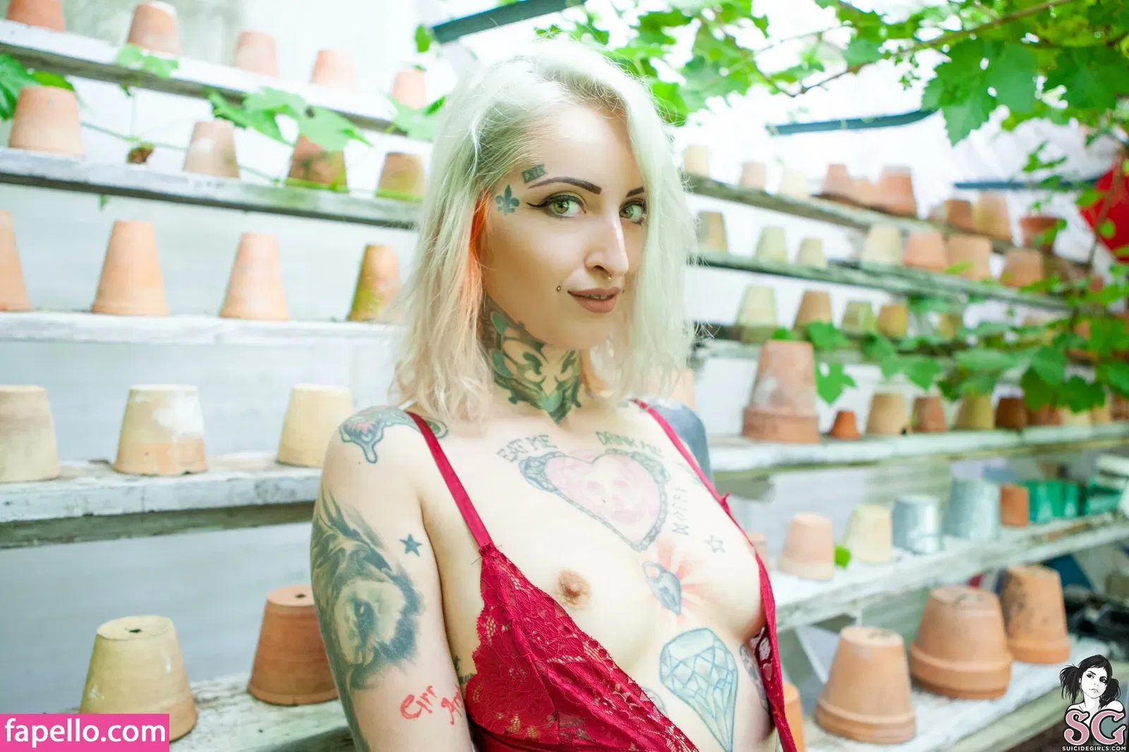 Gladyce / gladycefavour / gladycesuicide Onlyfans Photo Gallery 