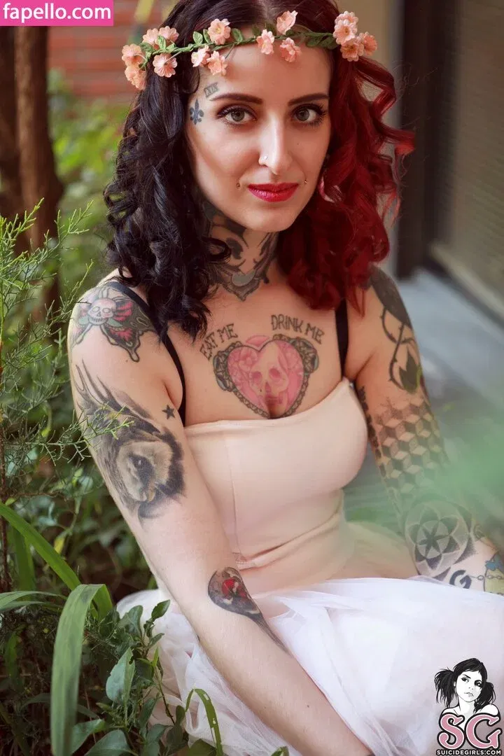 Gladyce / gladycefavour / gladycesuicide Onlyfans Photo Gallery 