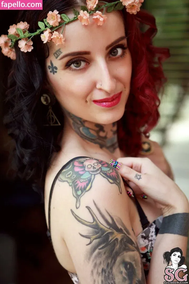 Gladyce / gladycefavour / gladycesuicide Onlyfans Photo Gallery 