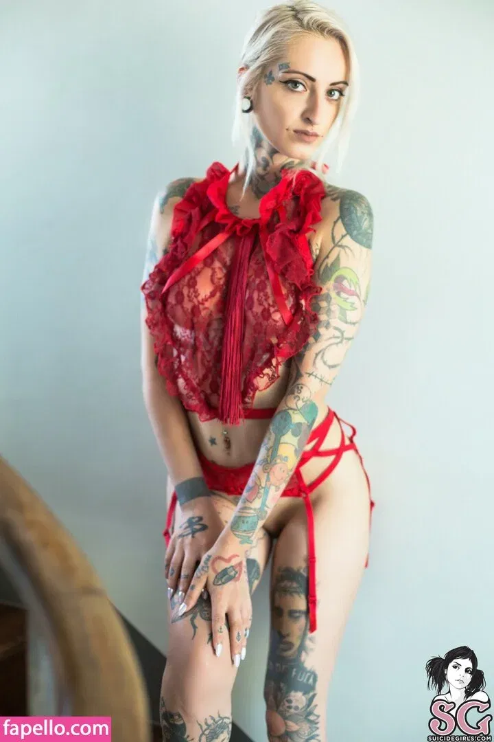 Gladyce / gladycefavour / gladycesuicide Onlyfans Photo Gallery 