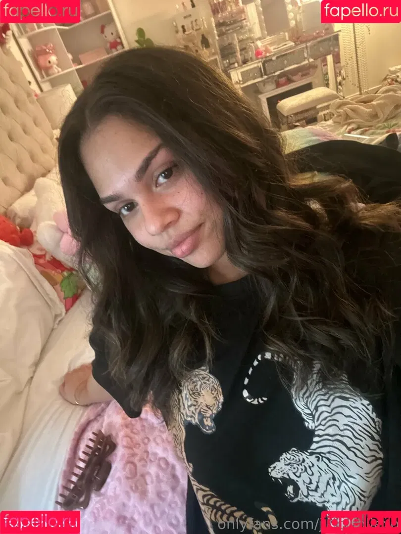 Juicyjolievip / juicyjolena / juicyjoliexo Onlyfans Photo Gallery 