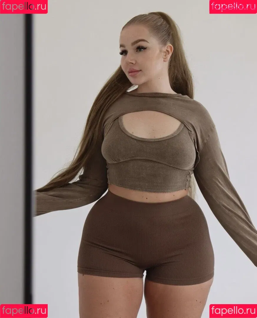 Emma Christina / emmahaggstrom Onlyfans Photo Gallery 