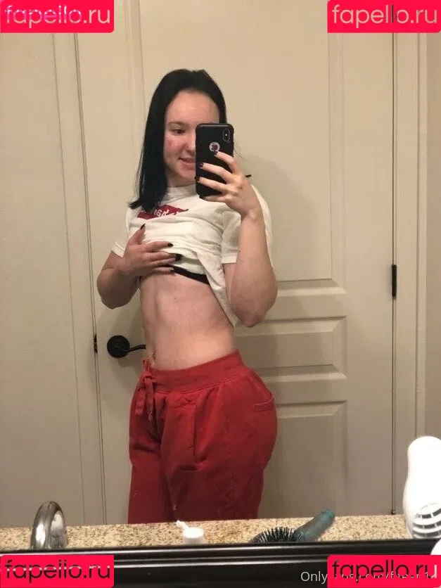 fiteen18 / nikinina178 Onlyfans Photo Gallery 