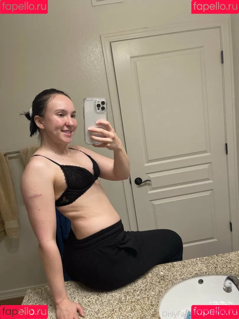 fiteen18 / nikinina178 Onlyfans Photo Gallery 