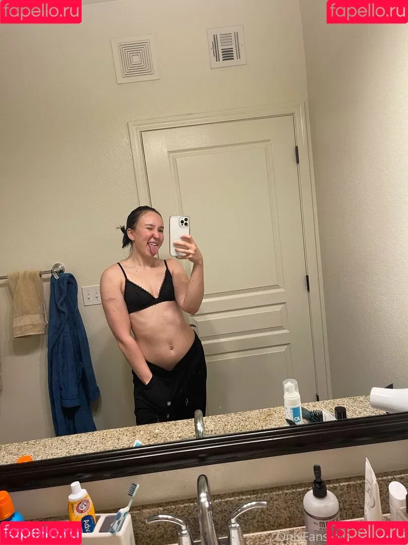 fiteen18 / nikinina178 Onlyfans Photo Gallery 