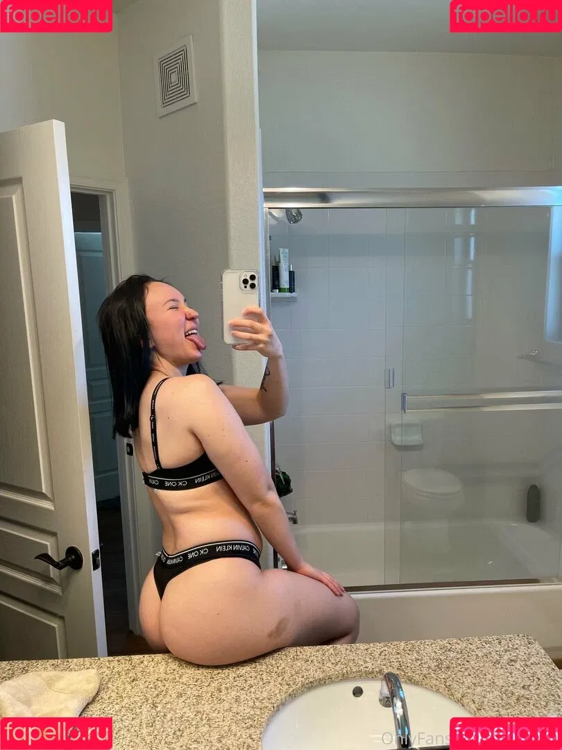 fiteen18 / nikinina178 Onlyfans Photo Gallery 
