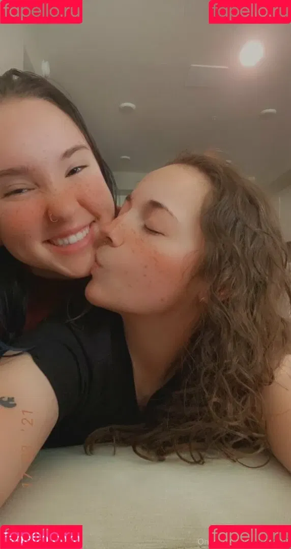 fiteen18 / nikinina178 Onlyfans Photo Gallery 