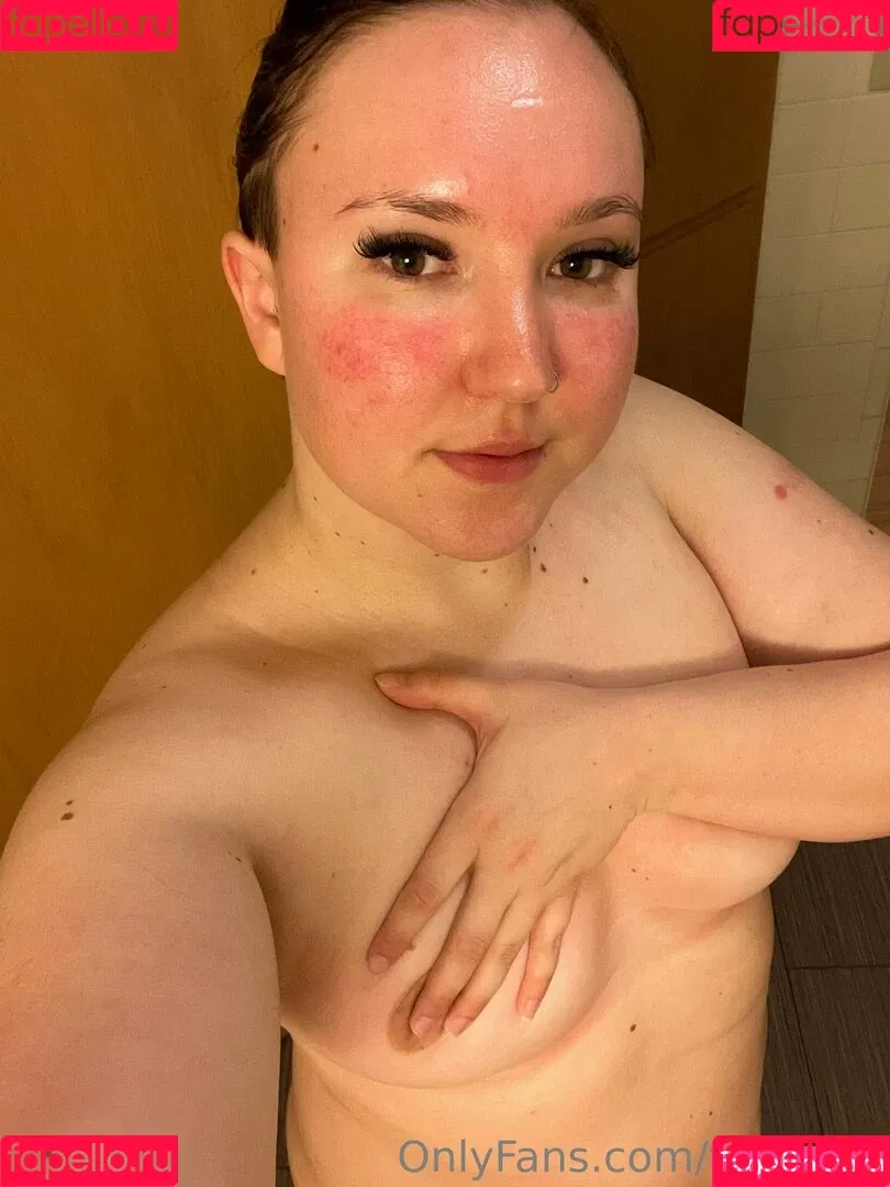 fiteen18 / nikinina178 Onlyfans Photo Gallery 