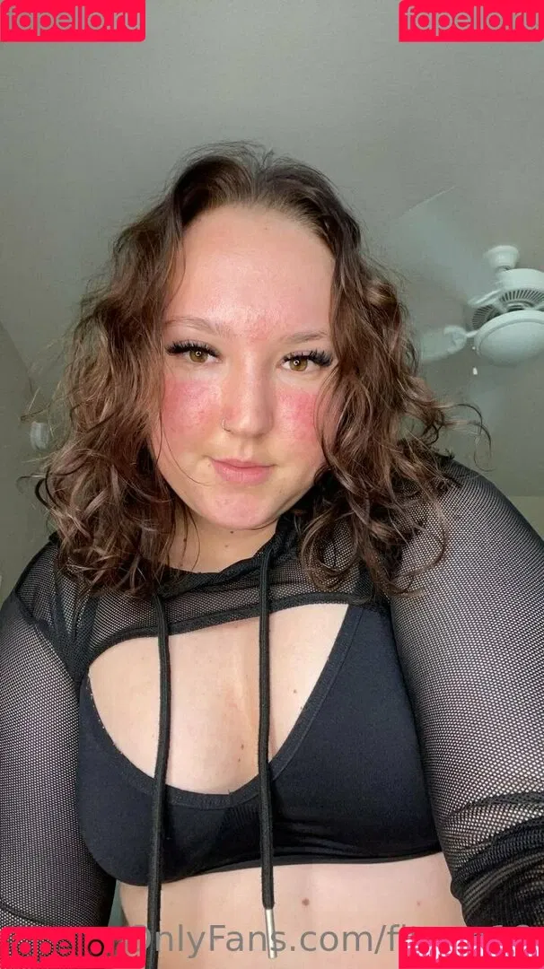 fiteen18 / nikinina178 Onlyfans Photo Gallery 