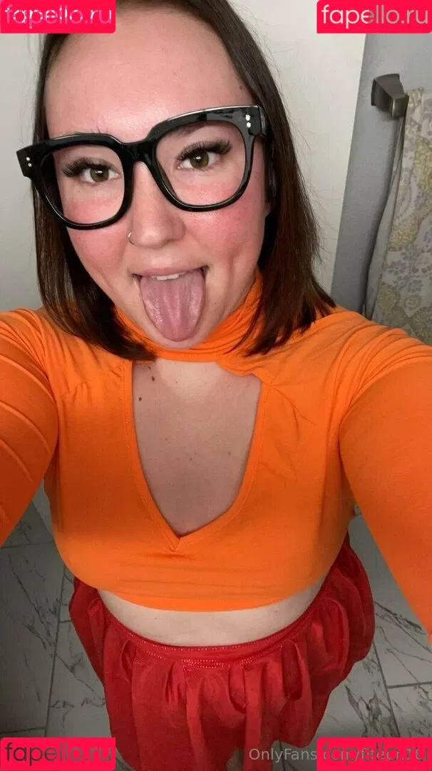 fiteen18 / nikinina178 Onlyfans Photo Gallery 