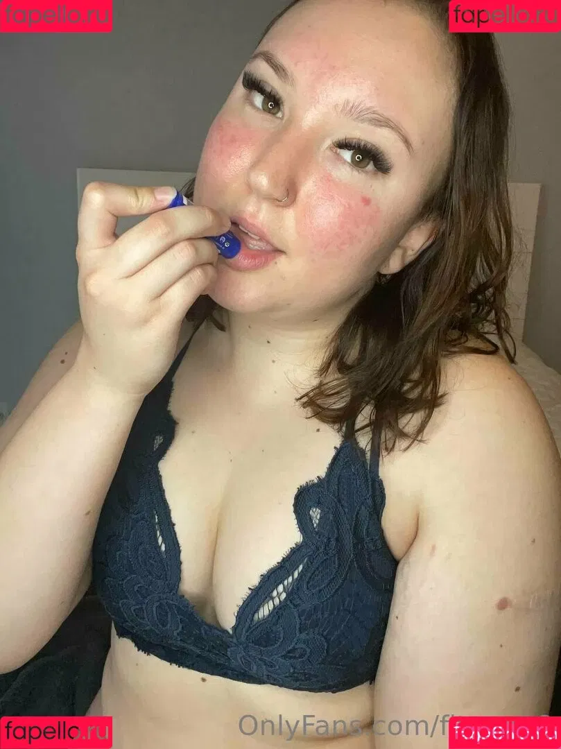 fiteen18 / nikinina178 Onlyfans Photo Gallery 