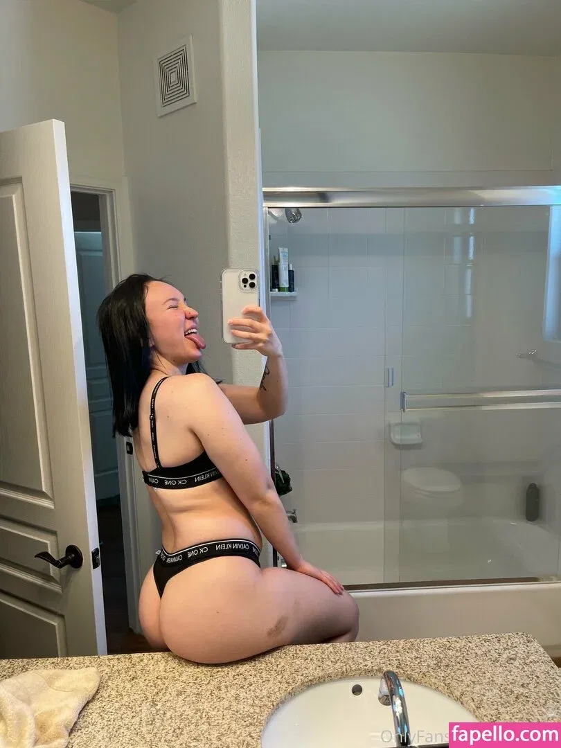 fiteen18 / nikinina178 Onlyfans Photo Gallery 