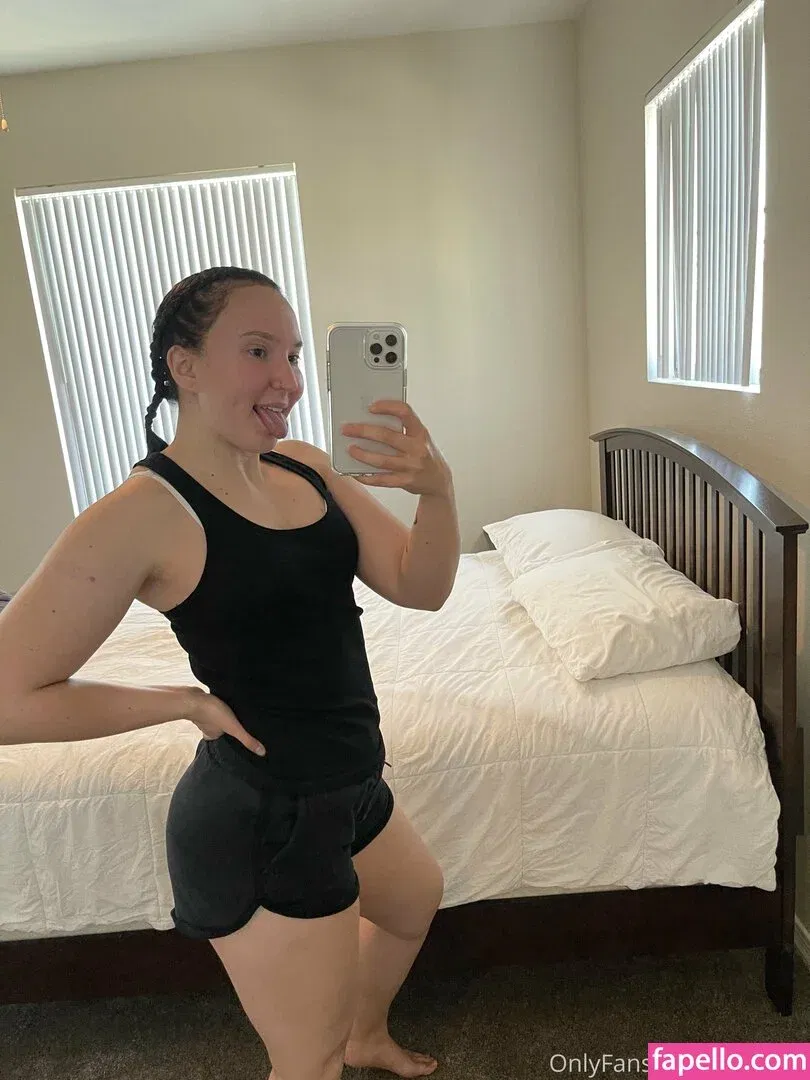 fiteen18 / nikinina178 Onlyfans Photo Gallery 