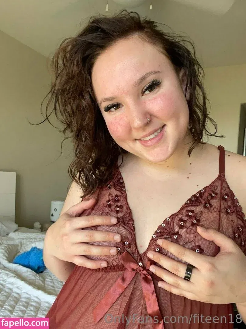 fiteen18 / nikinina178 Onlyfans Photo Gallery 