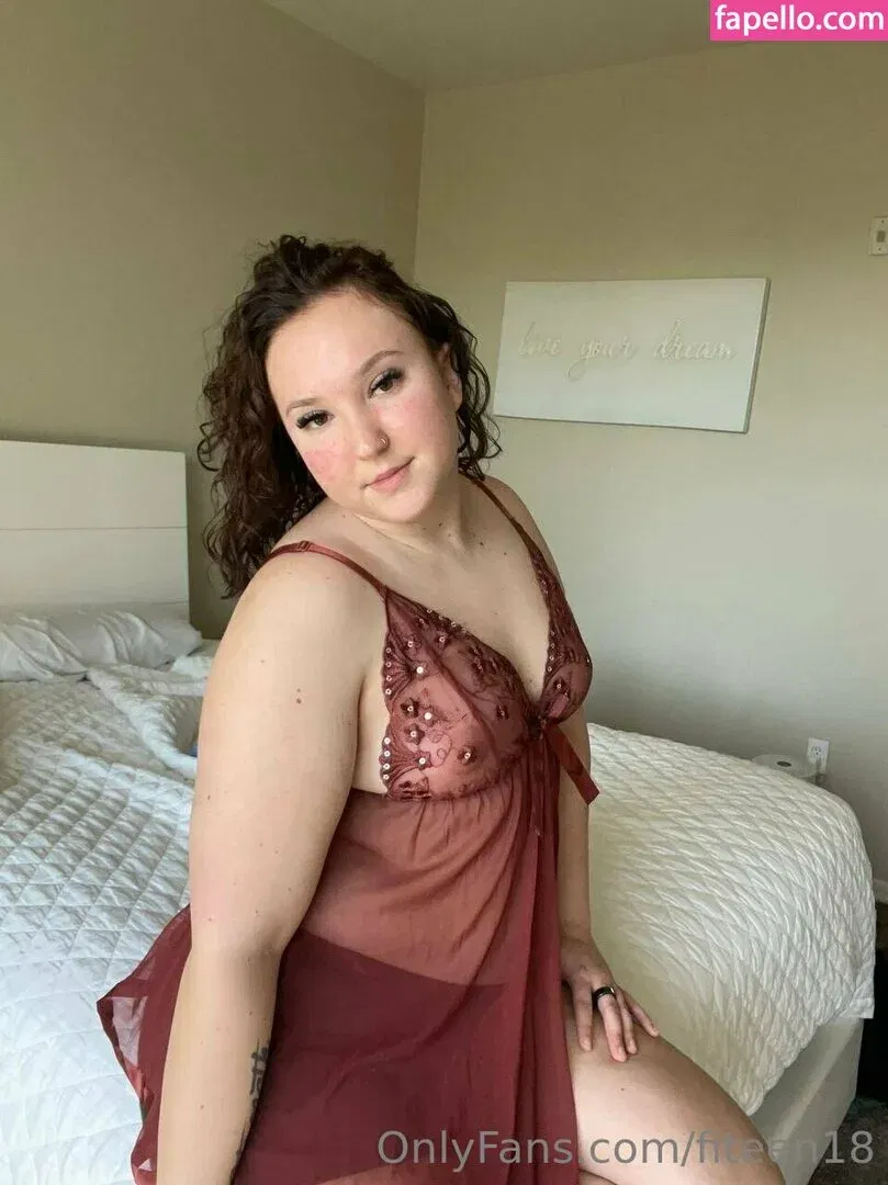 fiteen18 / nikinina178 Onlyfans Photo Gallery 