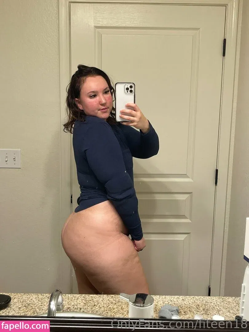 fiteen18 / nikinina178 Onlyfans Photo Gallery 