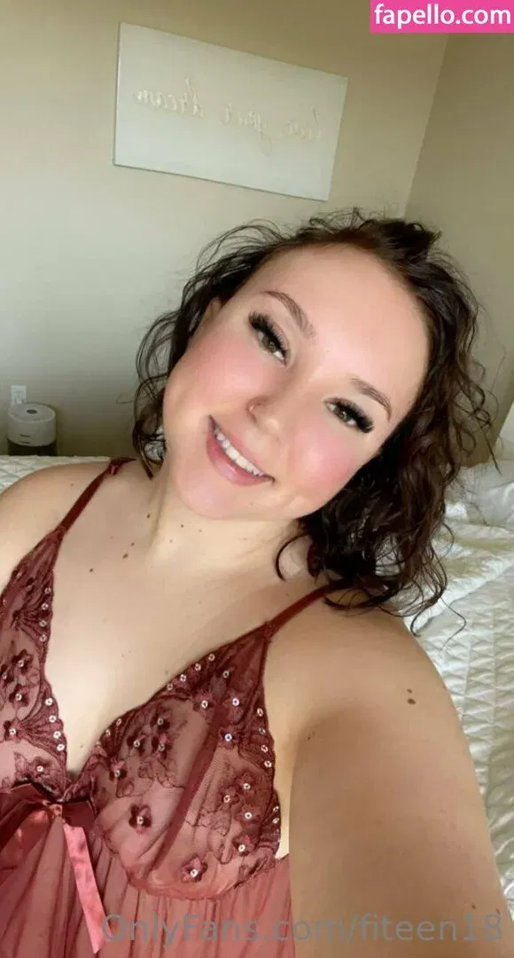 fiteen18 / nikinina178 Onlyfans Photo Gallery 