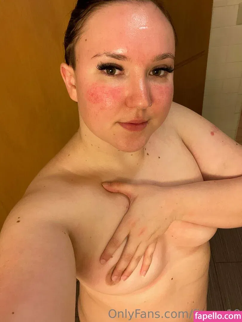 fiteen18 / nikinina178 Onlyfans Photo Gallery 