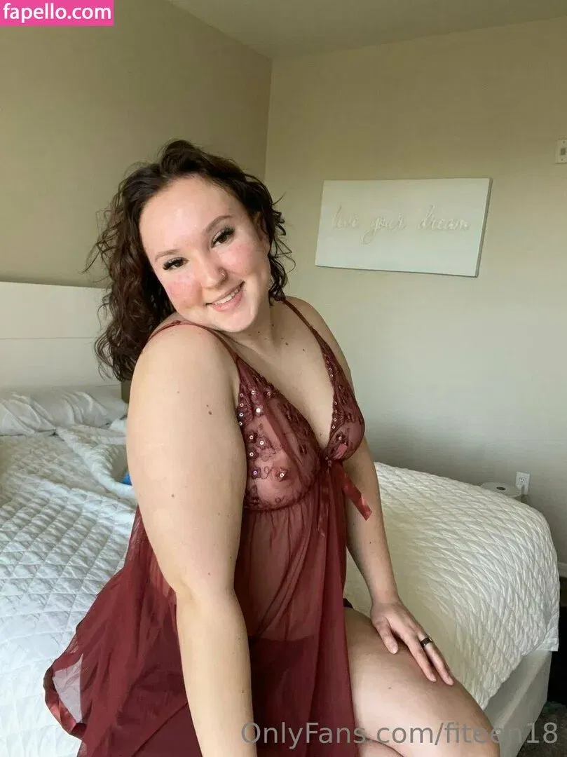 fiteen18 / nikinina178 Onlyfans Photo Gallery 