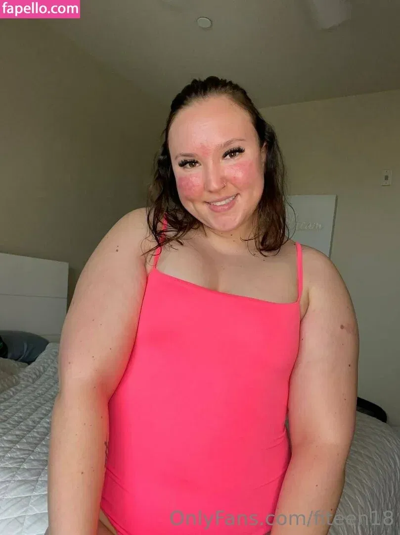 fiteen18 / nikinina178 Onlyfans Photo Gallery 