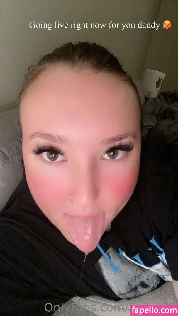 fiteen18 / nikinina178 Onlyfans Photo Gallery 