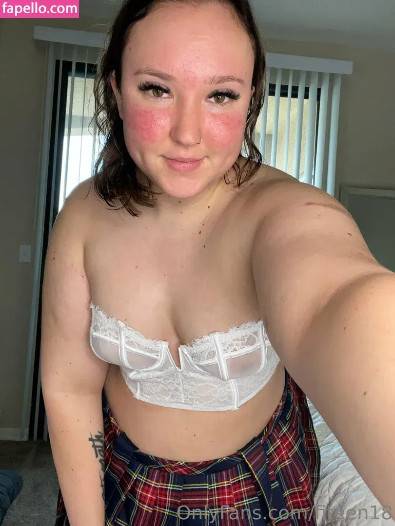 fiteen18 / nikinina178 Onlyfans Photo Gallery 