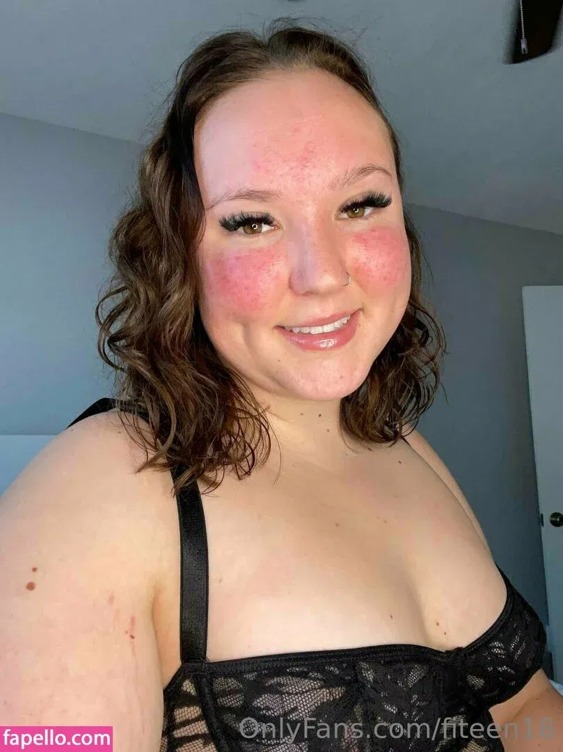 fiteen18 / nikinina178 Onlyfans Photo Gallery 