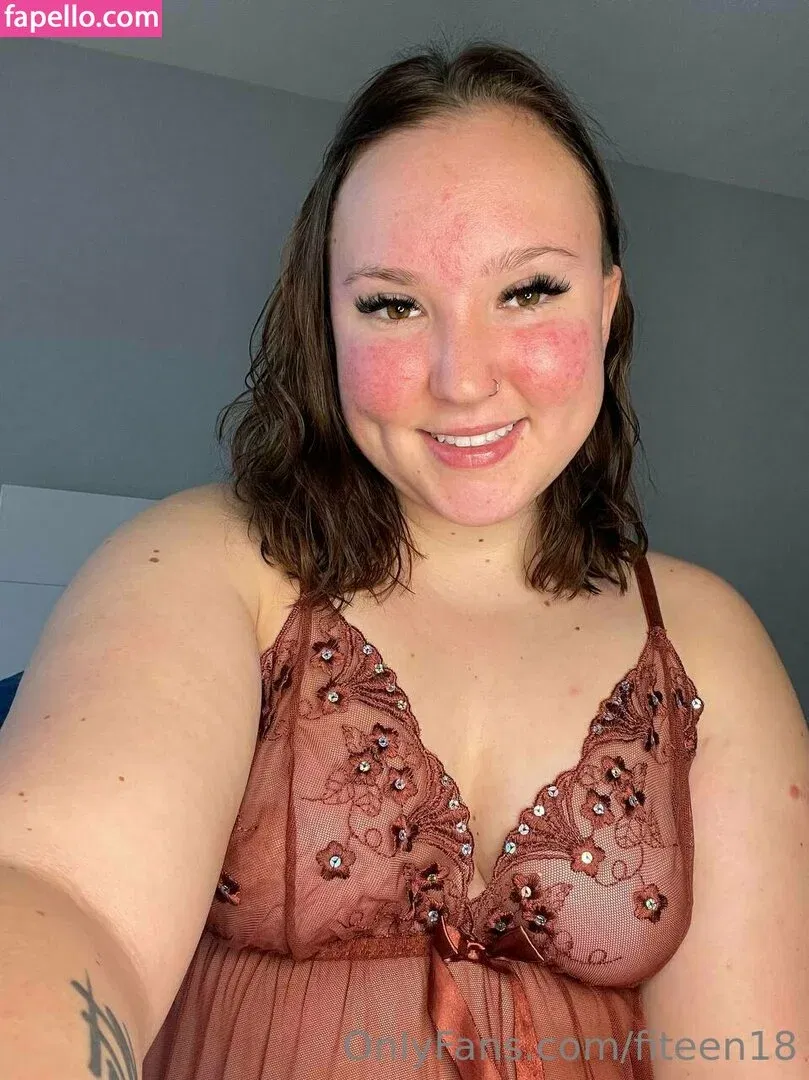 fiteen18 / nikinina178 Onlyfans Photo Gallery 