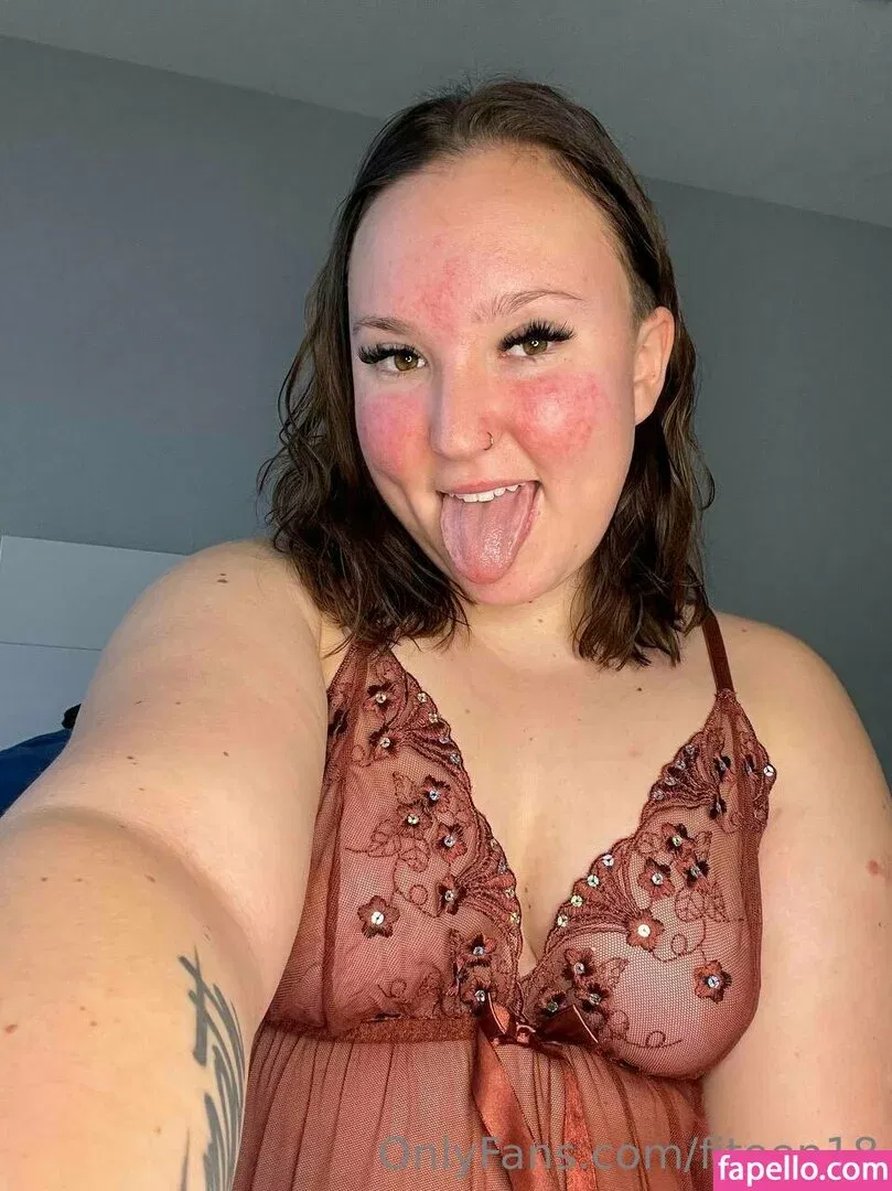 fiteen18 / nikinina178 Onlyfans Photo Gallery 