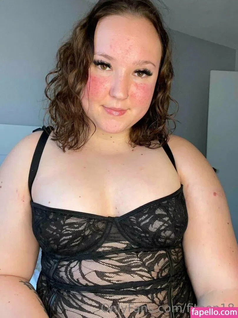 fiteen18 / nikinina178 Onlyfans Photo Gallery 