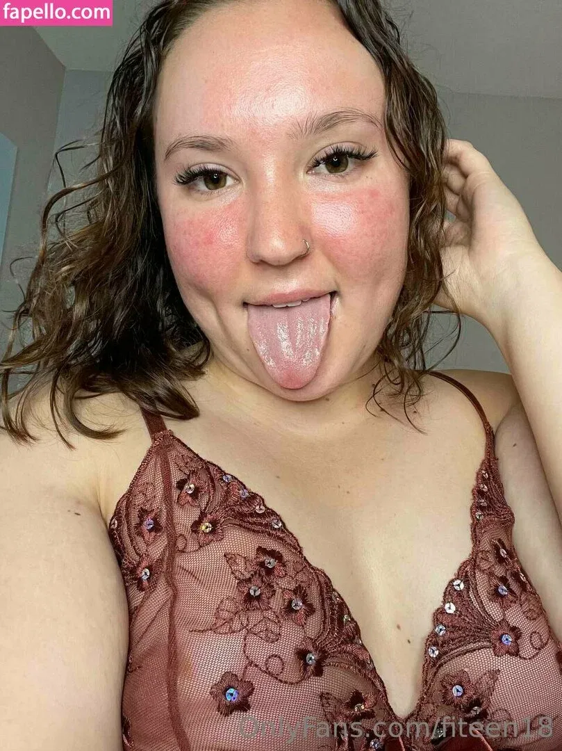 fiteen18 / nikinina178 Onlyfans Photo Gallery 