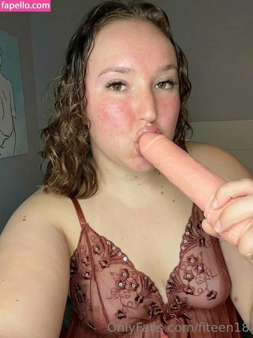 fiteen18 / nikinina178 Onlyfans Photo Gallery 