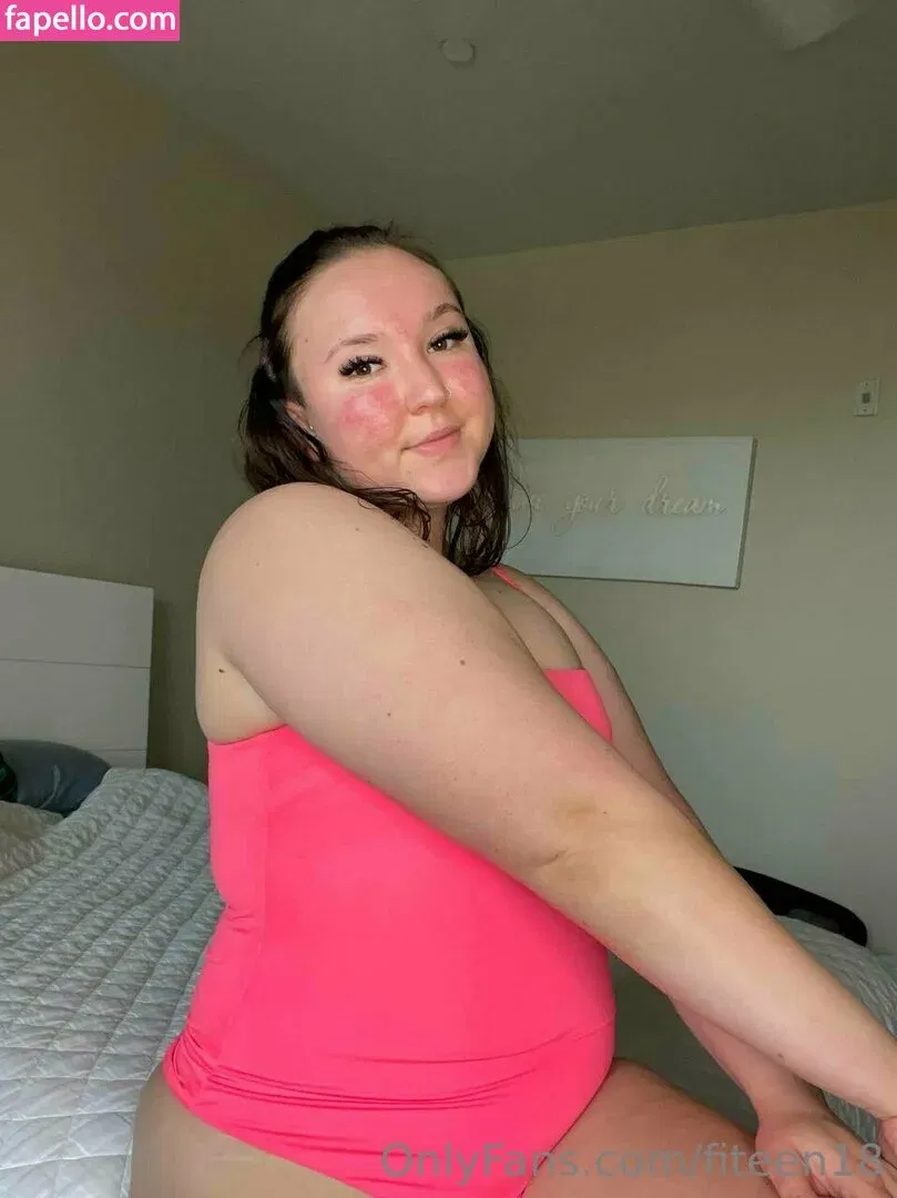 fiteen18 / nikinina178 Onlyfans Photo Gallery 