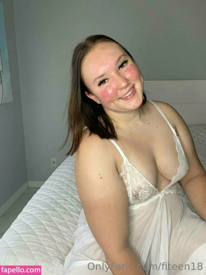 fiteen18 / nikinina178 Onlyfans Photo Gallery 