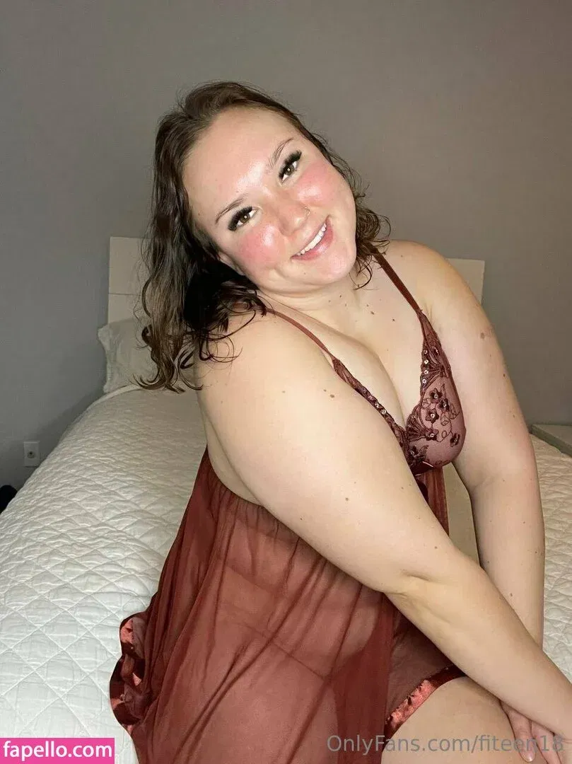 fiteen18 / nikinina178 Onlyfans Photo Gallery 