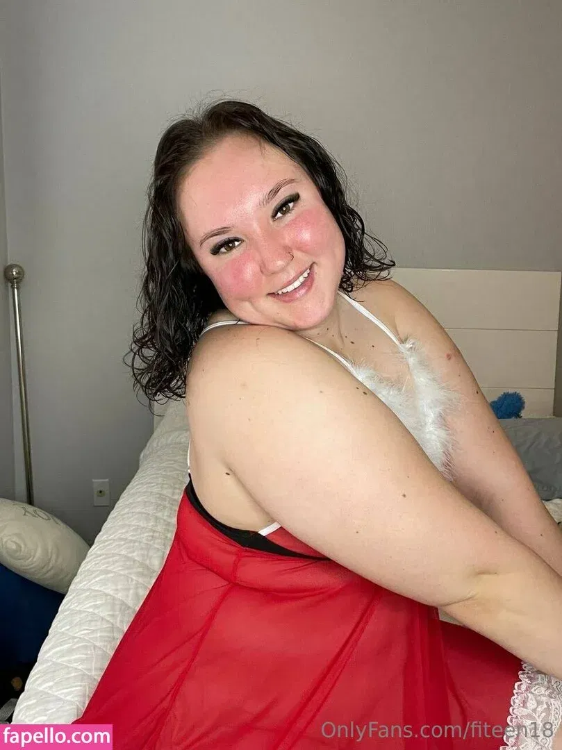 fiteen18 / nikinina178 Onlyfans Photo Gallery 